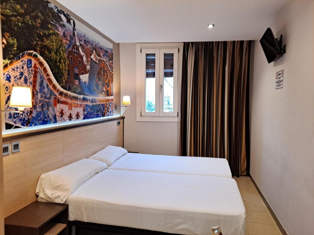 Hostal Las Flores Ramblas Барселона Екстериор снимка