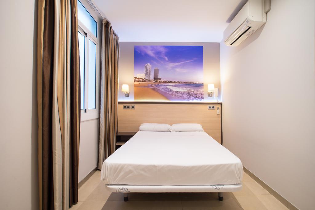 Hostal Las Flores Ramblas Барселона Екстериор снимка
